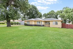 13210 Rockglen St, Houston, TX 77015 - Photo 2