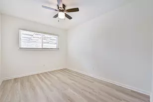 409 Linda Ln, Friendswood, TX 77546 - Photo 32