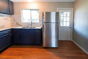 5826 Flamingo Dr, Houston, TX 77033 - Photo 10