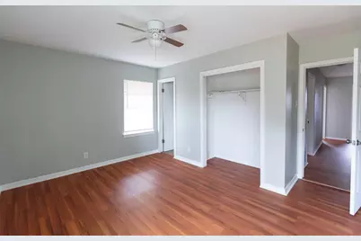 5826 Flamingo Drive, Houston, TX 77033 - Photo 16
