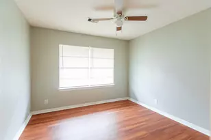 5826 Flamingo Dr, Houston, TX 77033 - Photo 12