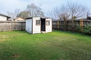 5826 Flamingo Dr, Houston, TX 77033 - Photo 28