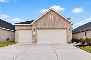 2110 Spring Hollow Dr, Baytown, TX 77521 - Photo 2