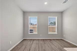 2110 Spring Hollow Dr, Baytown, TX 77521 - Photo 20
