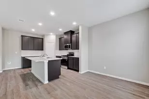 2110 Spring Hollow Dr, Baytown, TX 77521 - Photo 12
