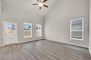 2110 Spring Hollow Dr, Baytown, TX 77521 - Photo 18