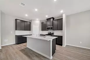 2110 Spring Hollow Dr, Baytown, TX 77521 - Photo 8