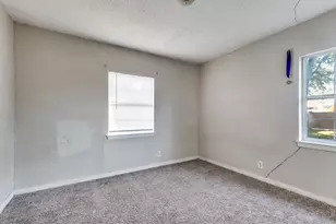 930 Shawnee Trce, Grand Prairie, TX 75051 - Photo 20