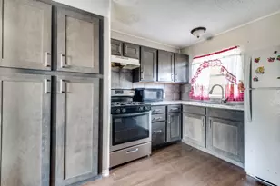 930 Shawnee Trce, Grand Prairie, TX 75051 - Photo 2