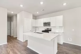 2796 English Laurel Dr, Alvin, TX 77511 - Photo 4