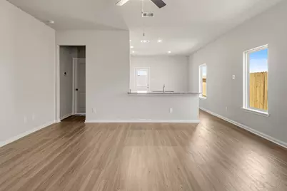 8316 Sunberry Shadow Drive, Houston, TX 77016 - Photo 4