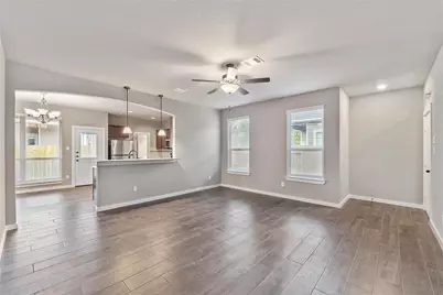 217 Oakcrest, Conroe, TX 77304 - Photo 2