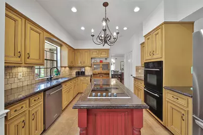 25 Cascade Springs Place, The Woodlands, TX 77381 - Photo 8