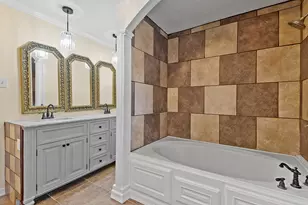 10703 Crestfield Ct, Houston, TX 77070 - Photo 10