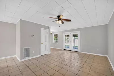 12207 Flushing Meadows Drive, Houston, TX 77089 - Photo 6