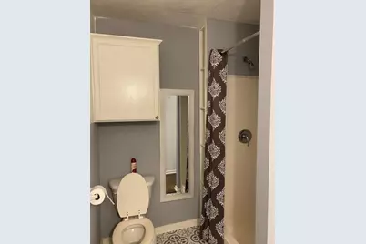 111 E Southland Avenue, Alvin, TX 77511 - Photo 2