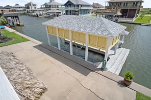 1100 Fountain View Dr, Crystal Beach, TX 77650 - Photo 46