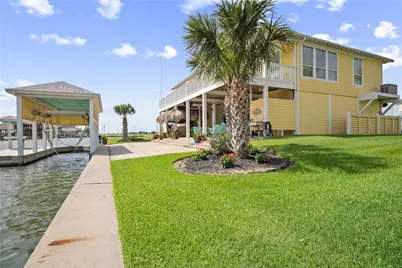 1100 Fountain View Drive, Crystal Beach, TX 77650 - Photo 2