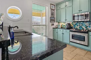 1100 Fountain View Dr, Crystal Beach, TX 77650 - Photo 26
