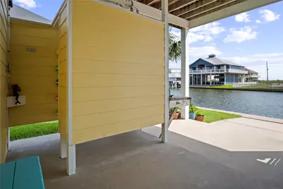 1100 Fountain View Drive, Crystal Beach, TX 77650 - Photo 14