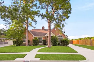 15911 Moonrock Dr, Houston, TX 77062 - Photo 2