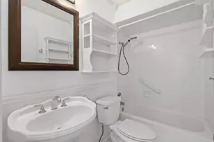 2601 Bellefontaine St, Houston, TX 77025 - Photo 8