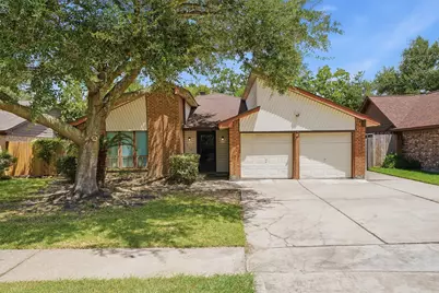 602 Briarclift Lane, Baytown, TX 77521 - Photo 2