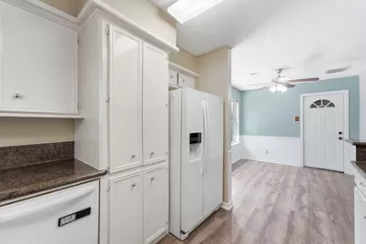 602 Briarclift Lane, Baytown, TX 77521 - Photo 10