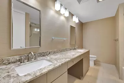 5000 Montrose Boulevard #18C, Houston, TX 77006 - Photo 14