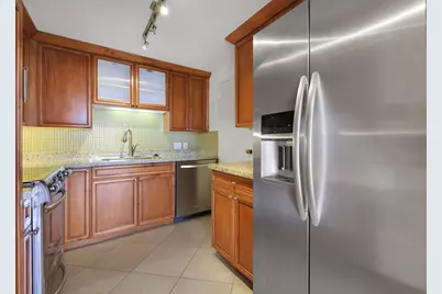 5000 Montrose Boulevard #18C, Houston, TX 77006 - Photo 4