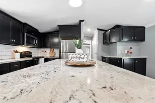 12560 Royal W Dr, Conroe, TX 77303 - Photo 2