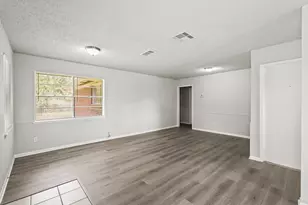 1802 Mosher Ln, Houston, TX 77088 - Photo 4