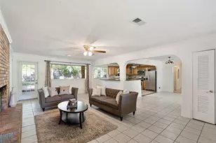 9214 Bronco Dr, Houston, TX 77055 - Photo 4