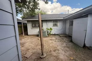 10362 Duncum St, Houston, TX 77013 - Photo 20