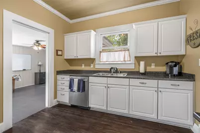 526 S Jefferson Street, La Grange, TX 78945 - Photo 10