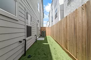 607 Skyland Terrace Way, Houston, TX 77009 - Photo 6