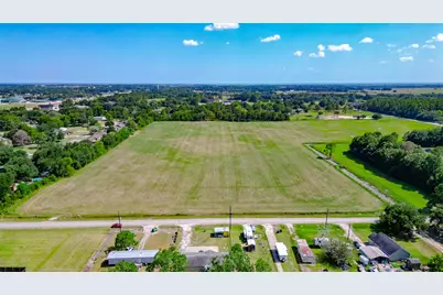429 W Leblanc Street, Winnie, TX 77665 - Photo 2