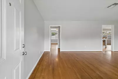 8037 Longridge Drive, Houston, TX 77055 - Photo 4