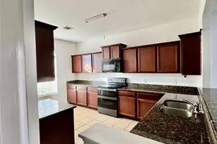 2427 Tracy Ln, Highlands, TX 77562 - Photo 8