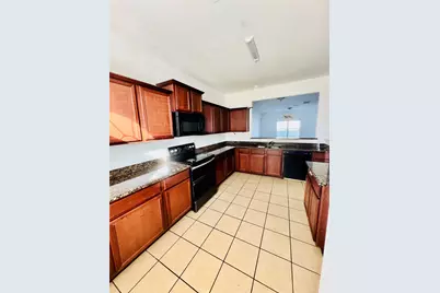 2427 Tracy Lane, Highlands, TX 77562 - Photo 2