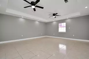 6439 Hidden Arbor Ln, Houston, TX 77088 - Photo 32