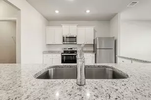 8116 Burnt Orchid Dr, Houston, TX 77016 - Photo 4