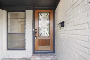 11822 S Perry Ave, Houston, TX 77071 - Photo 2