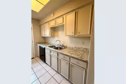 7700 Creekbend Drive #1, Houston, TX 77071 - Photo 6