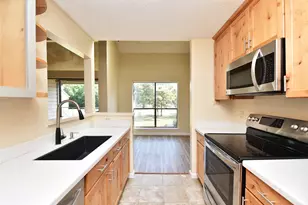 8515 Sands Point Dr, Houston, TX 77036 - Photo 10