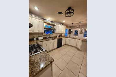 2306 Hollywood Avenue, Liberty, TX 77575 - Photo 18