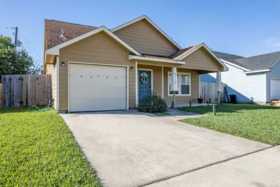 2113 W Gulf Street, Baytown, TX 77520 - Photo 2