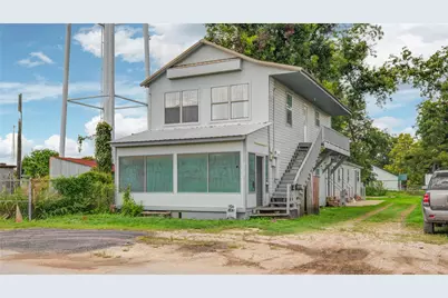 208 W 2nd Street, Sweeny, TX 77480 - Photo 1