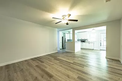 421 W Runk Street, Shiner, TX 77984 - Photo 4