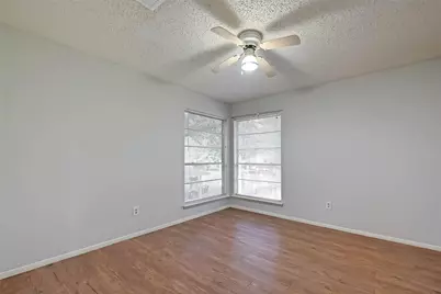 841 Lakeview Drive, Sugar Land, TX 77498 - Photo 12